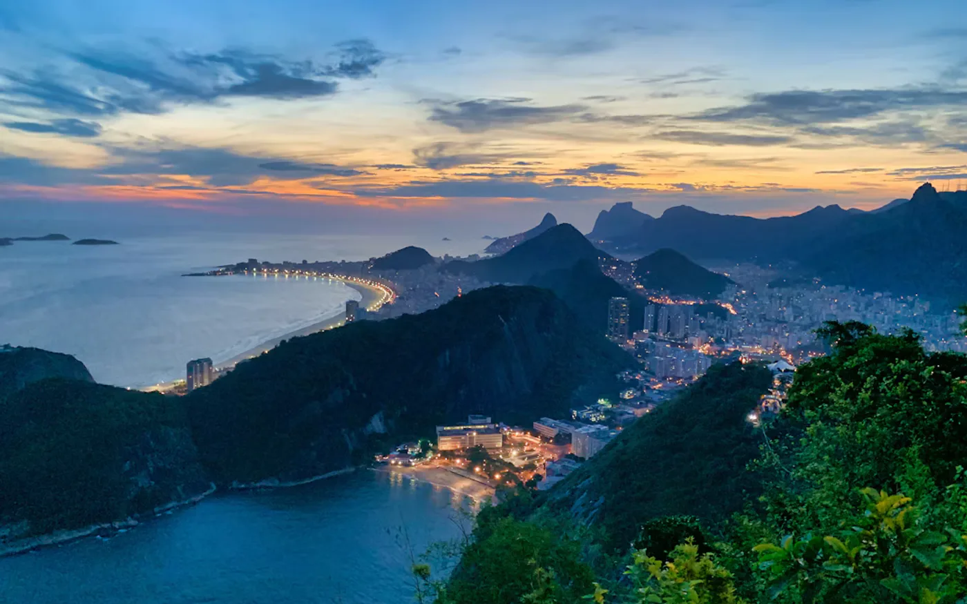 Baía e montanhas do Rio de Janeiro